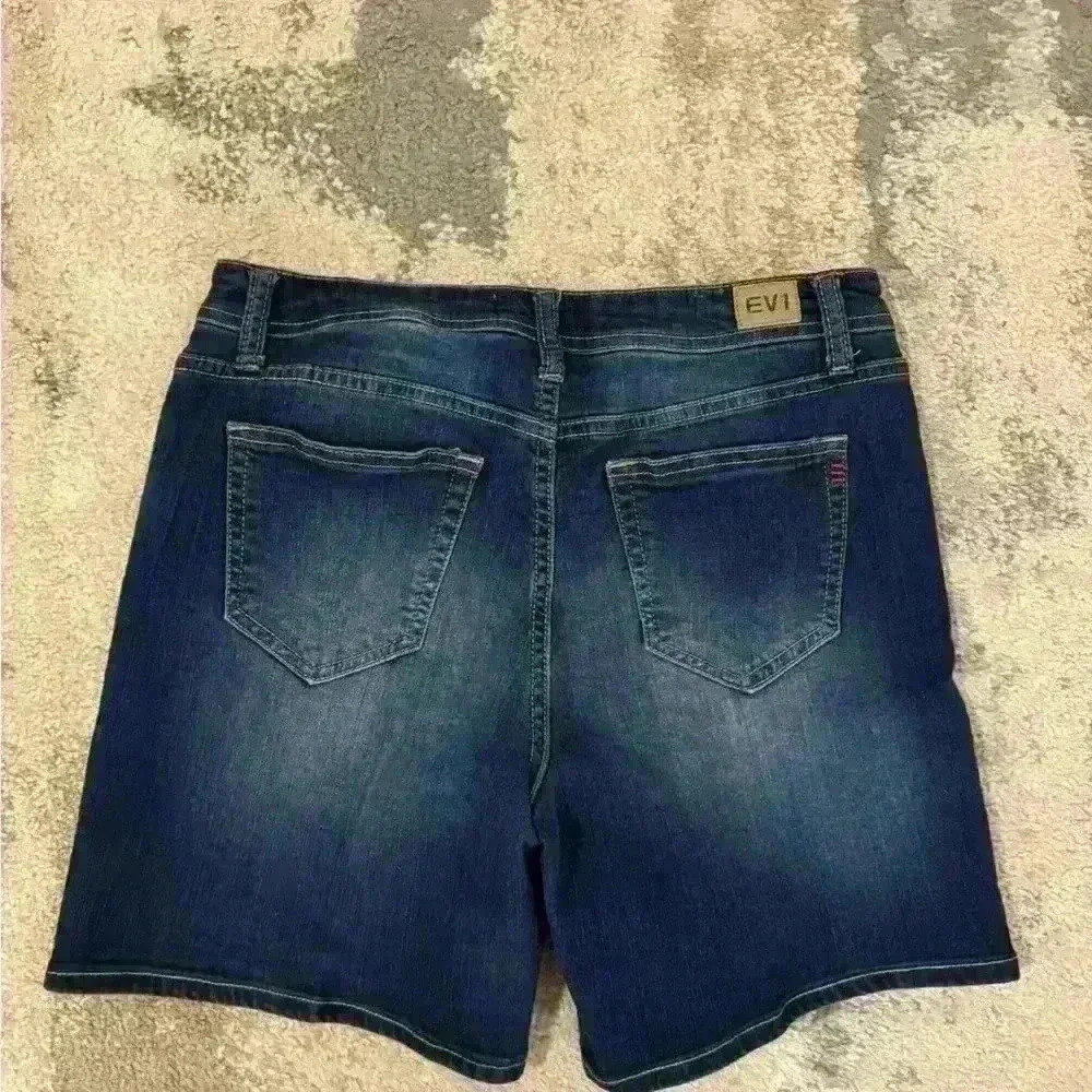 Women’s EV1 Jean Shorts - Picture 3 of 7